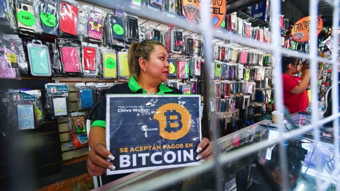 El Salvador sẽ "từ bỏ" Bitcoin để đổi lấy khoản vay 1,3 tỷ USD từ IMF?